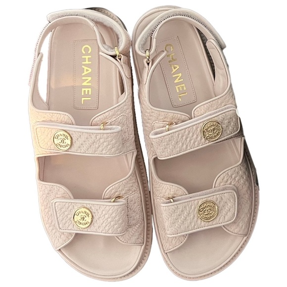 Chanel Dad Sandals Medallion Light Pink Calfskin Size 38.5 NWT - Picture 3 of 13